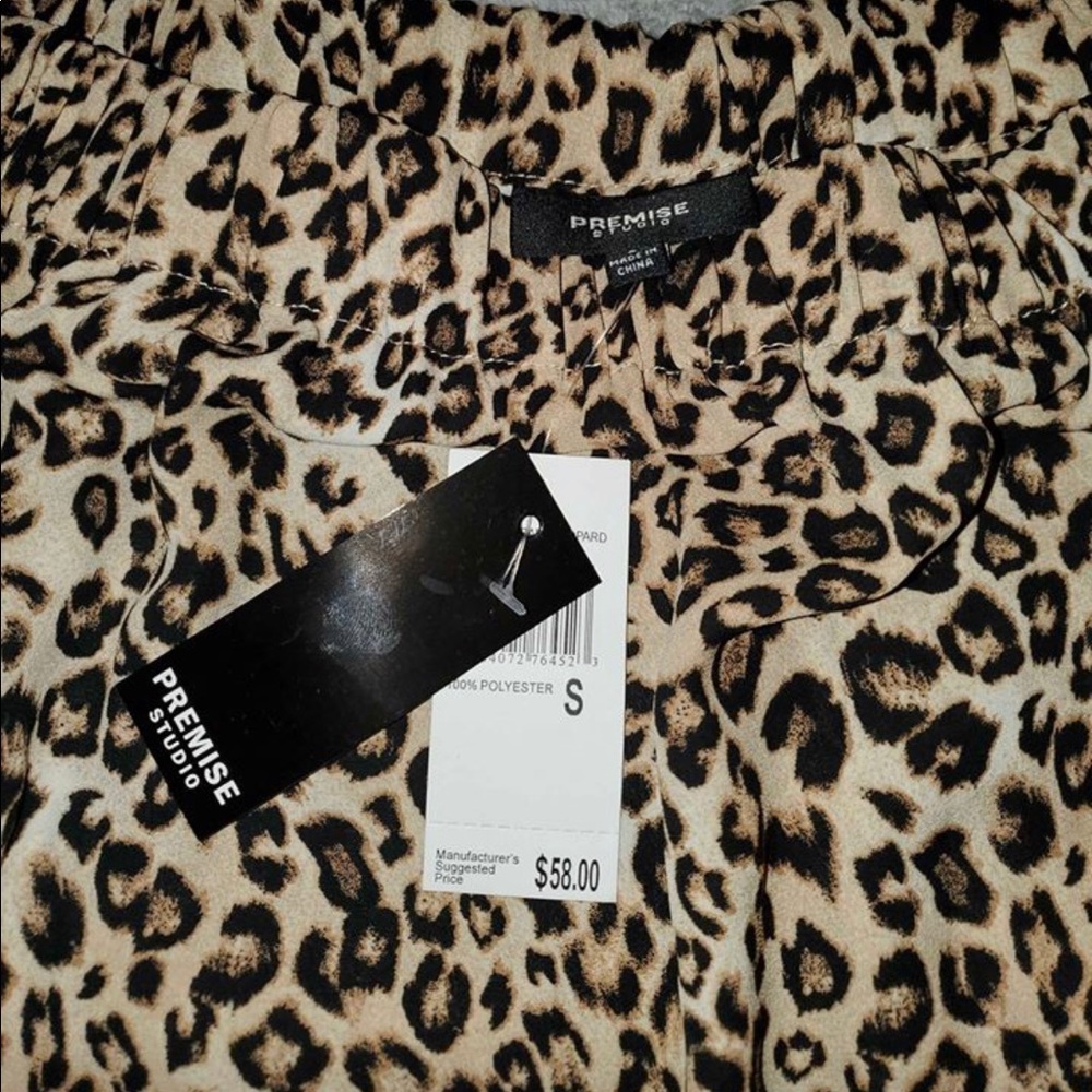 Leopard print small shirt